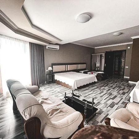 Discovery Hotel Kutaisi Exterior photo
