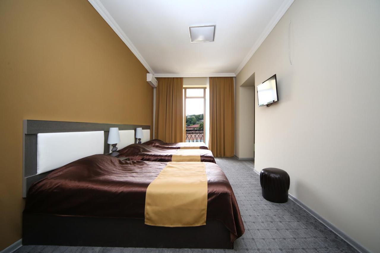 Discovery Hotel Kutaisi Exterior photo