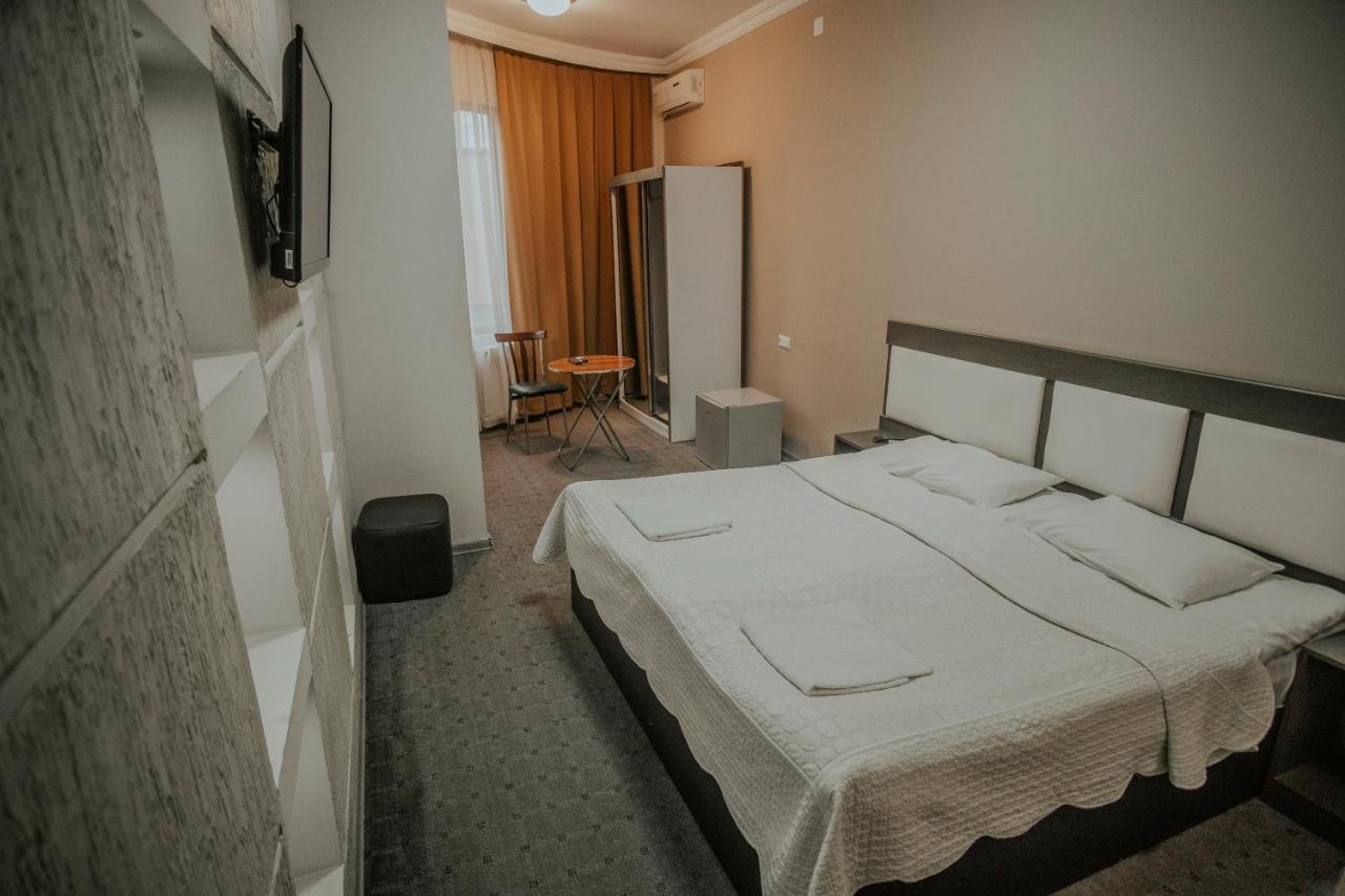 Discovery Hotel Kutaisi Exterior photo